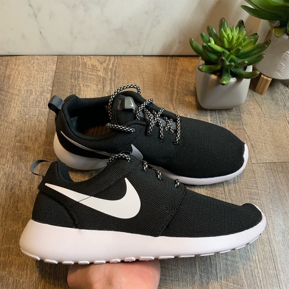Nike Roshe Run One Black - Picture 5 of 6